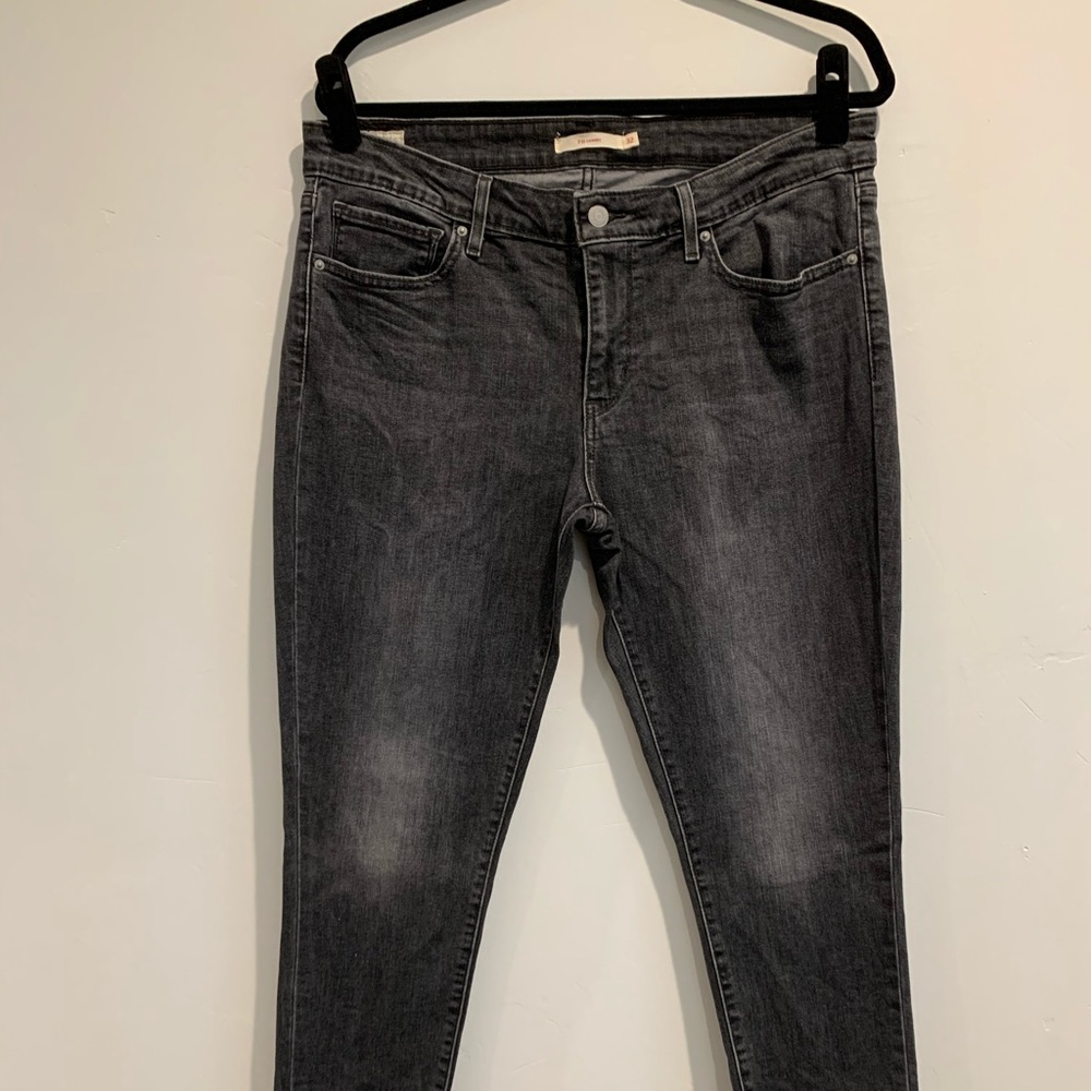 Levi’s 711 skinny jeans